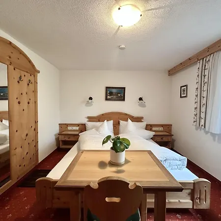 ゲストハウス Apartpension Schollberg サンクト・アントン・アム・アールベルク